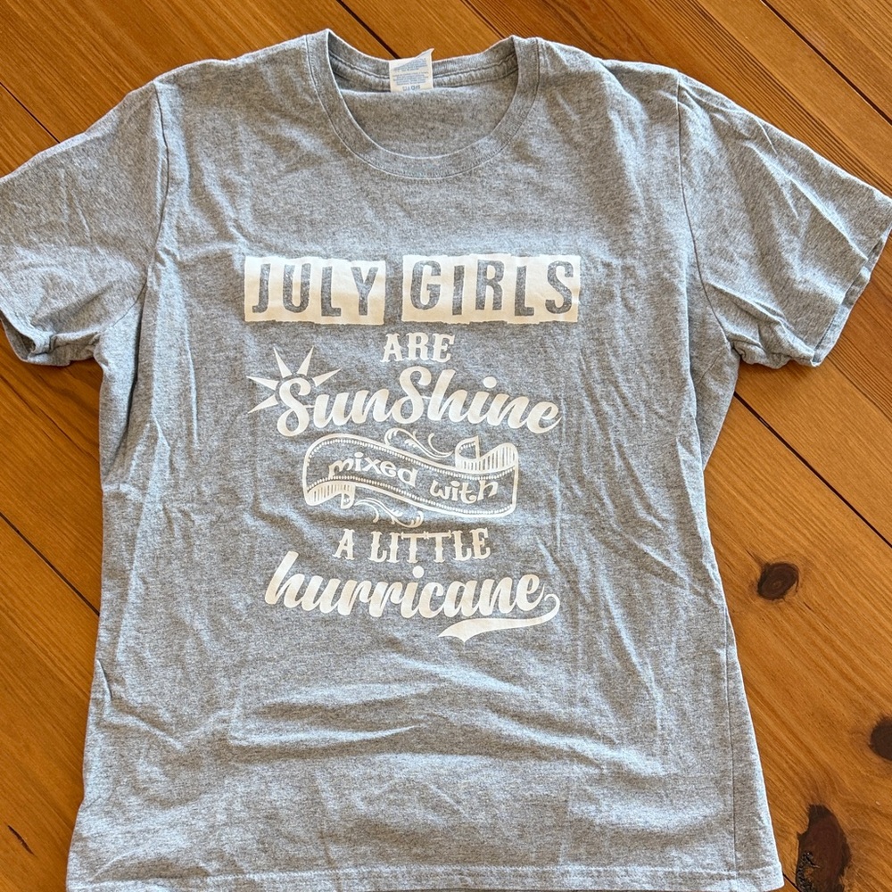 Gray Graphic Women's Tee - Sunshine & Hurricane